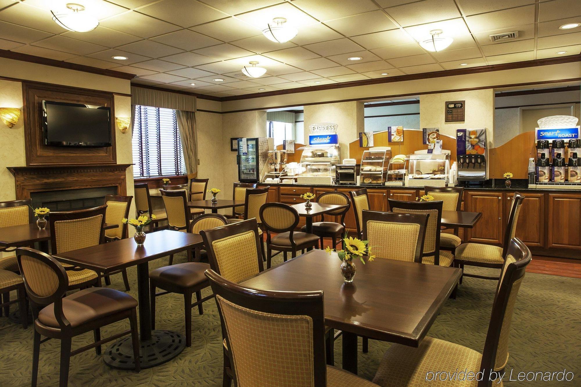 Holiday Inn Express Exton - Great Valley By Ihg Ресторант снимка